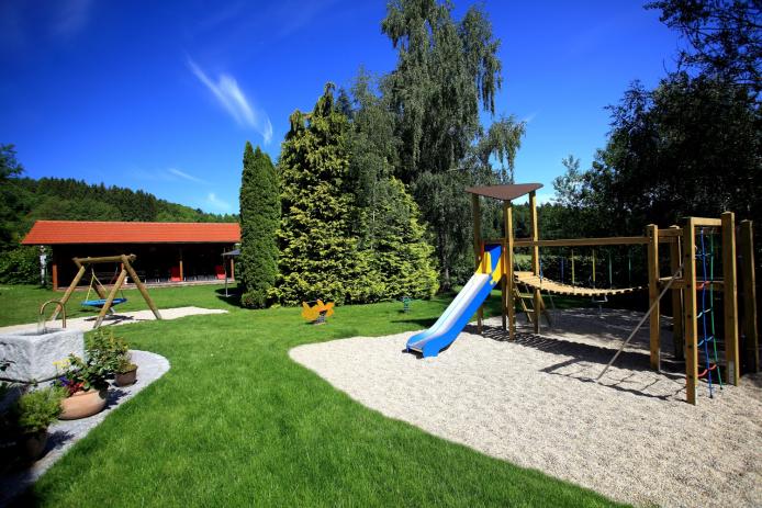 TÜV geprüfter Kinderspielplatz