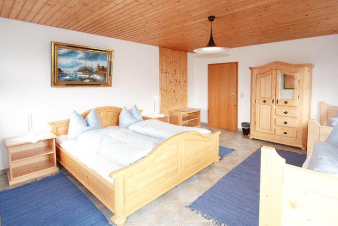 schöne große Schlafzimmer