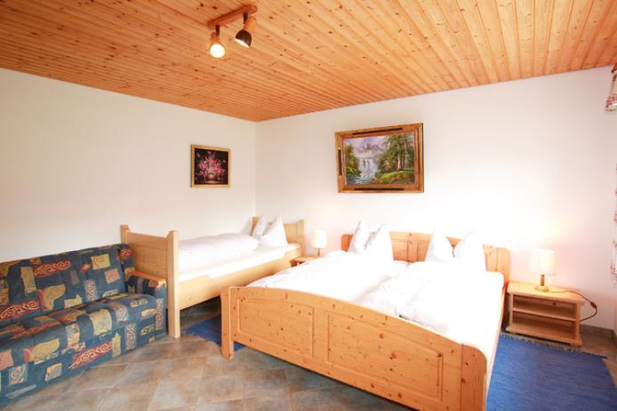 schöne große Schlafzimmer