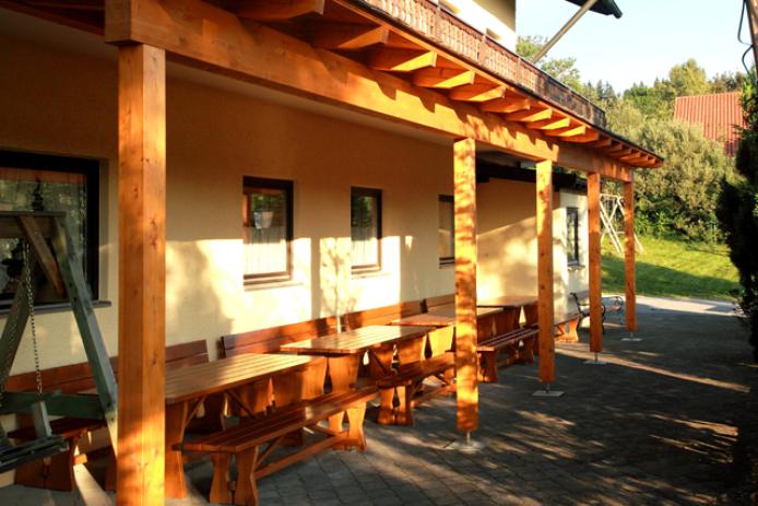 überdachte Terrasse