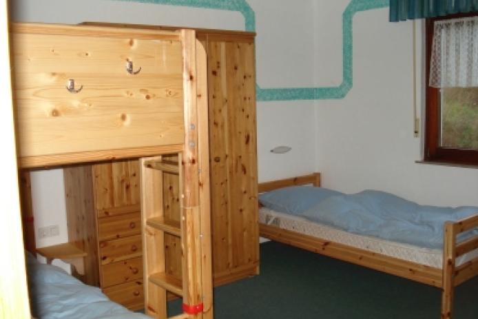 HausAcht Zimmer 3 für drei Gäste mit Dusche/WC