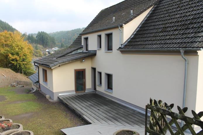 HausAcht Ansicht Nord mit Terrasse