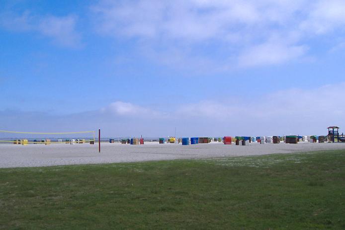 Wattwanderungen, Fischkutterfahrten direkt am Strand im Nordseeküstenbadeort