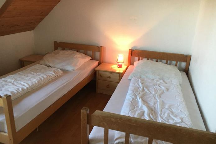 Doppelzimmer und auch Mehrbettzimmer sowie 1 Einzelzimmer vorhanden