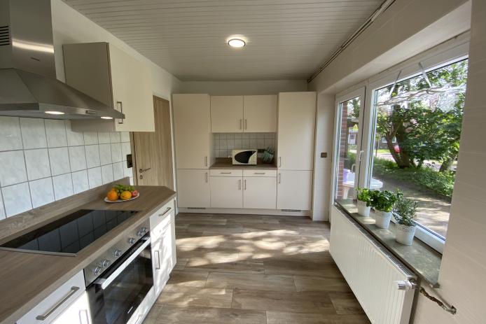 Großer Küchenbereich mit zwei Herden und 2 Ceranfeldern, mehrere Kühl/Eisschränk