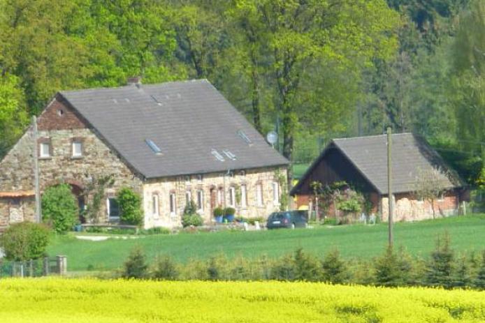 ein sogen. Doppelkotten mit Tagungshausbereich und privatem Wohnbereich