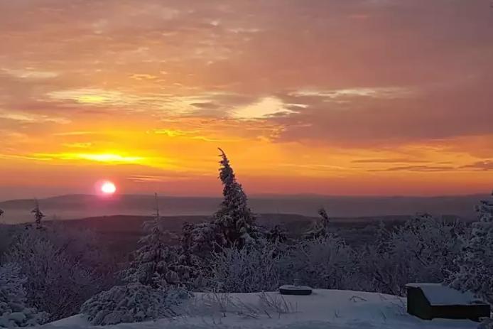 Das Bett mit Sonnenaufgang