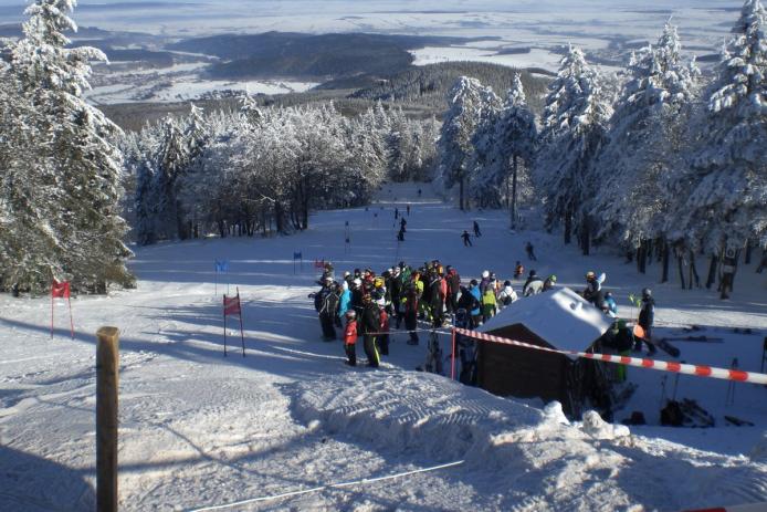 Skiwiese mit Lift 100 m entfernt