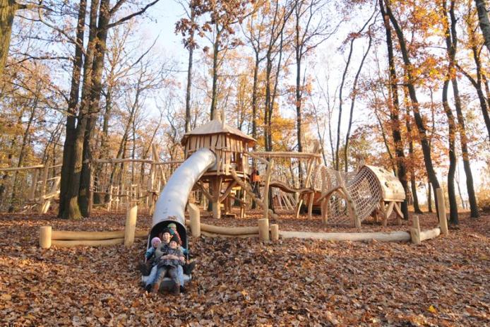 Unsere Robinienholz-Spielanlage