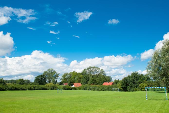 32ha Außengelände mit div. Toren, Stangen, Absperrband, Hütchen