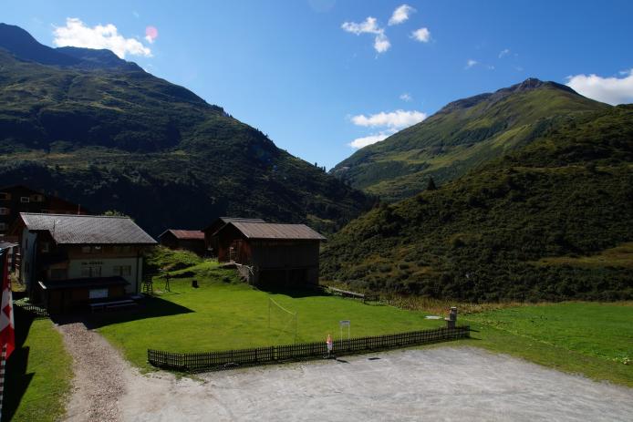 .. separatem Werk-Spielstall mit 110m² ...