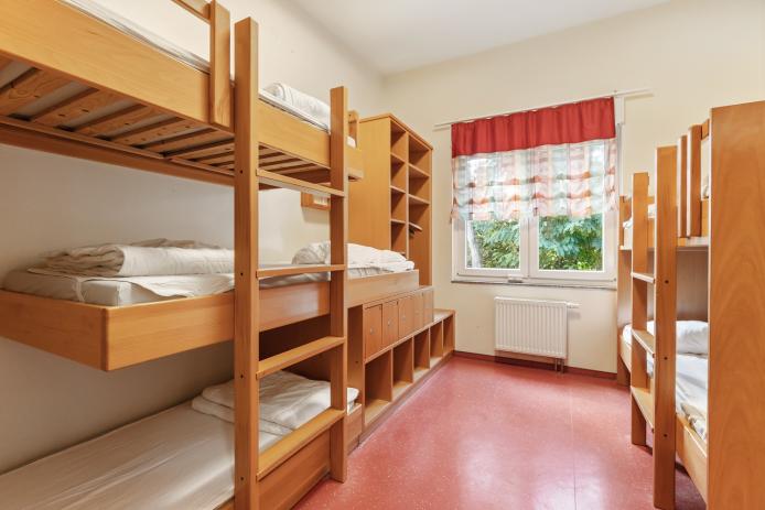 Mehrbettzimmer (roter Flur)