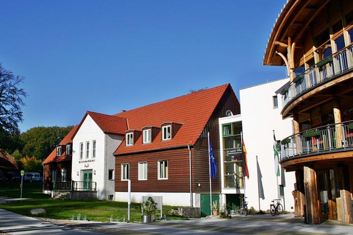 Wald-Solar-Heim Gruppenhaus mit 2 Bettenhäusern
