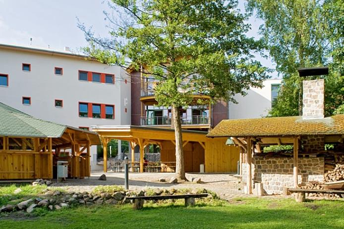 Wald-Solar-Heim Gruppenhaus mit 1,5ha Außengelände für Sport und Spiel