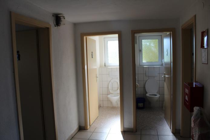 Toiletten Haus 1
