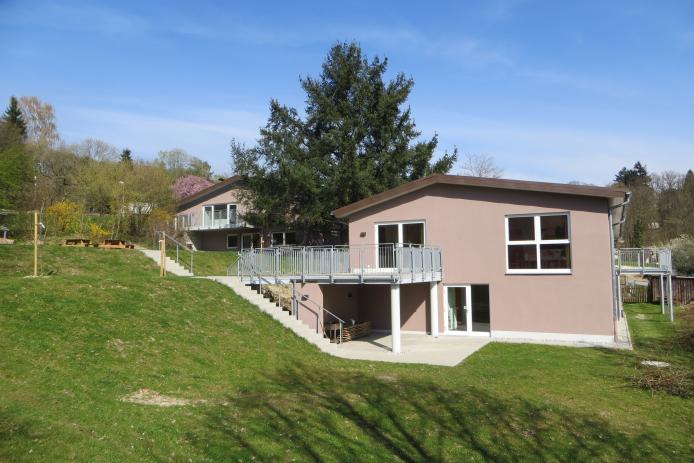 Der neue Rheinberger-Saal mit Terrasse am unteren Haus.