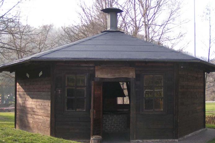Grillhüte für 60 Personen
