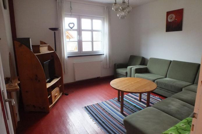 Das Wohnzimmer mit Sat-TV