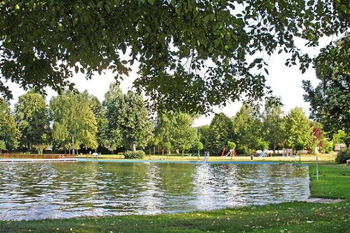 Naturfreibad im Ortsteil Kirkel-Neuhäusel