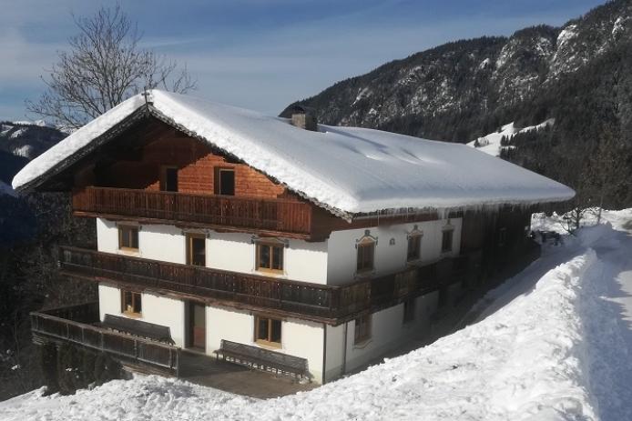 Außenansicht Hof im Winter