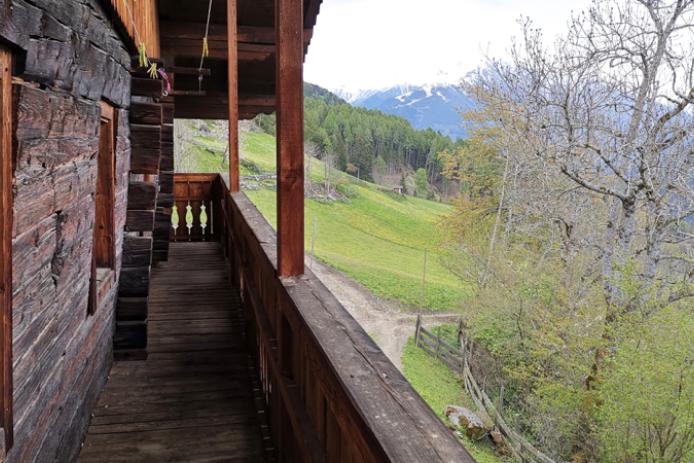 Balkon mit Bergblick
