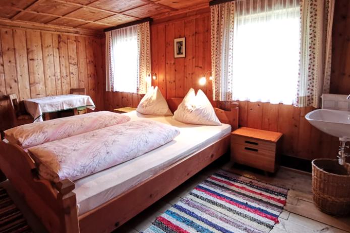Raum mit Doppelbett I