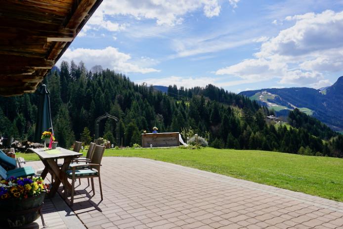 Terrasse mit Bergblick