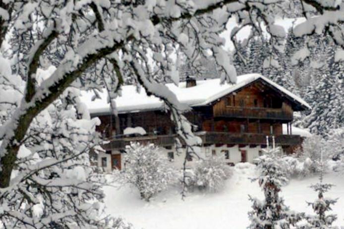 Außenansicht Hof im Winter