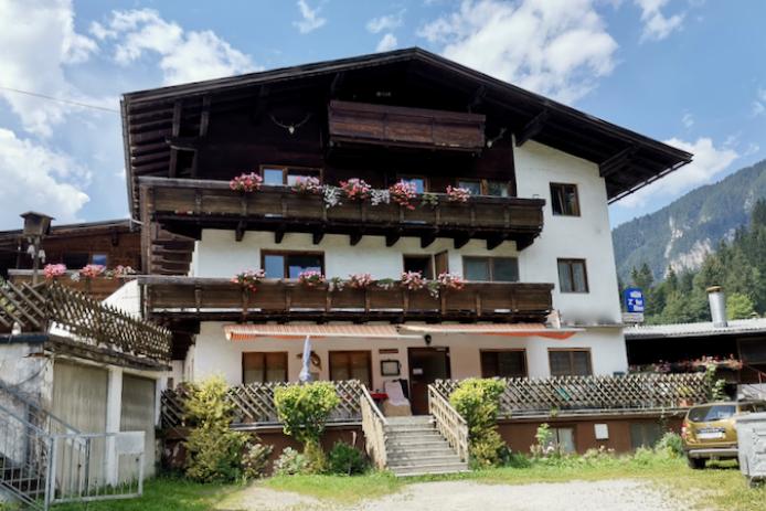Außenansicht Hütte