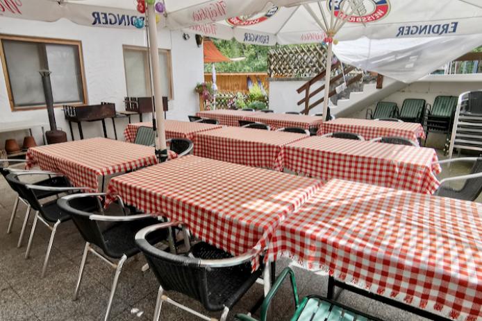 Terrasse mit Sitzbereichen