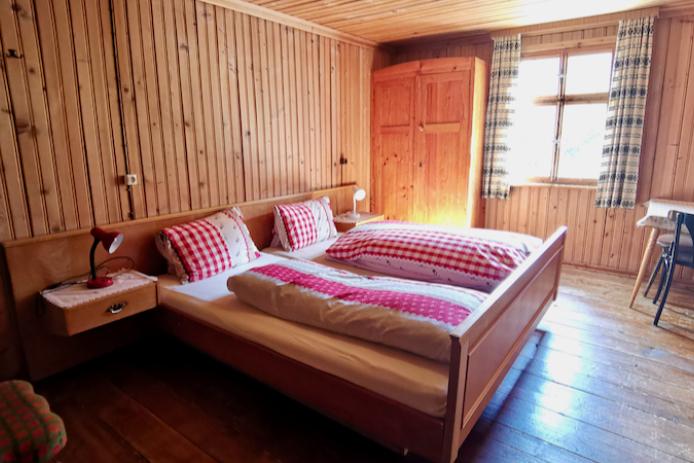 Raum mit Doppelbett