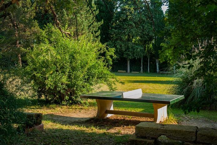 Tischtennisplatte direkt am Haus