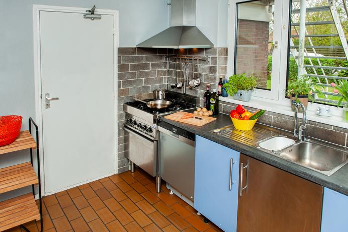 Moderne Küche im Gruppenhaus