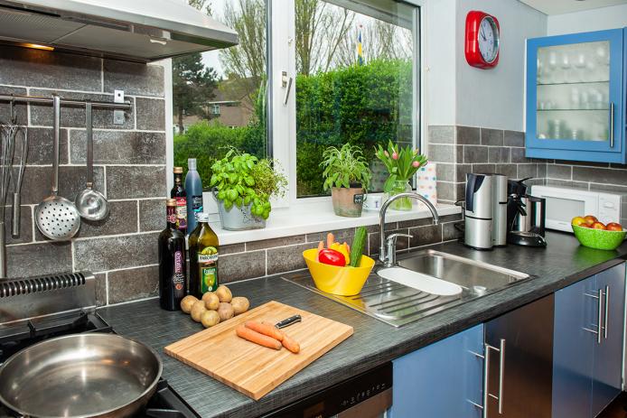 Moderne Küche im Gruppenhaus