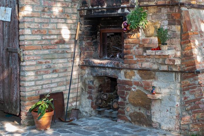 Pizzaofen direkt am Haus