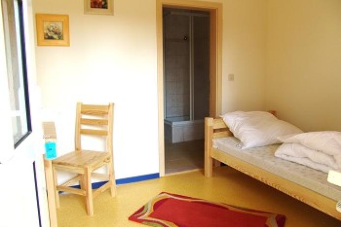 1 und Zweibettzimmer mit WC/ Dusche