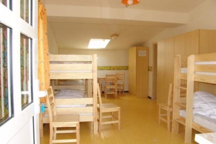 6 Bettzimmer mit Du/WC in den Laubenganghaus