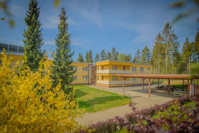 Querxenhäusel 1 mit Tischtennisplatten und Grillplatz