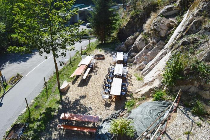 Aussenbereich mit Grillplatz