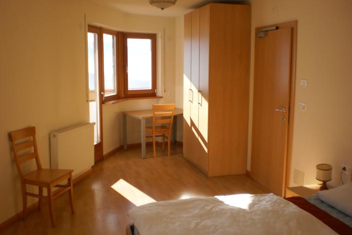 In den hellen neuen Zimmern lässt es sich angenehm wohnen.