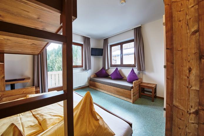 Modulezimmer mit DU, WC, TV, Balkon