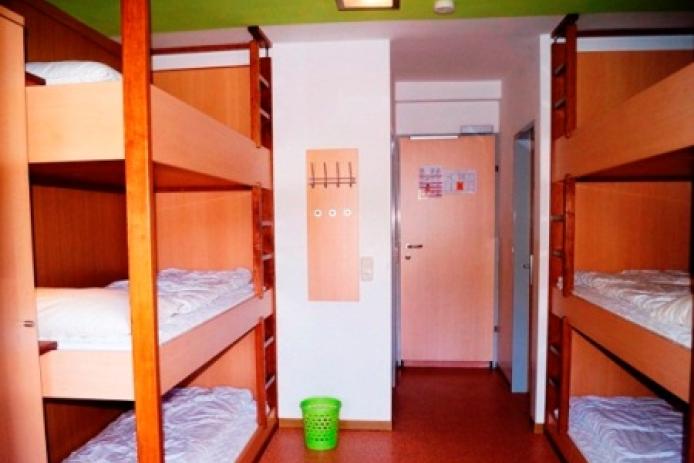 6 Bettzimmer mit DU, WC, TV, Balkon