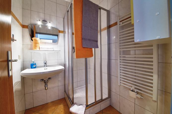 Dusche Mehrbettzimmer