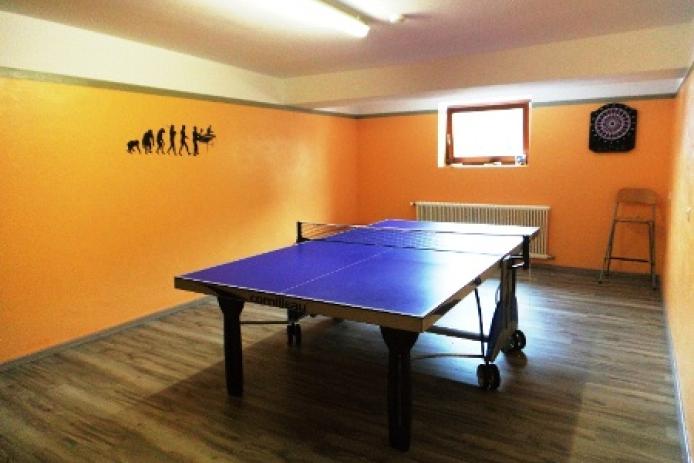 ... Tischtennisraum mit Dart ...