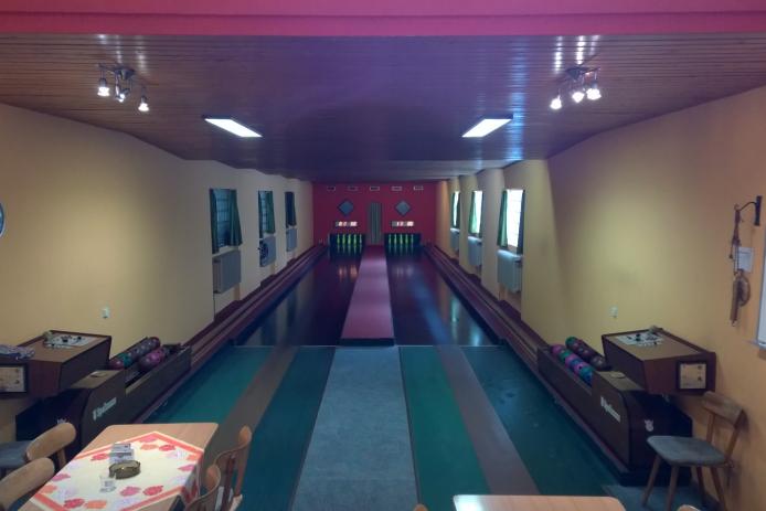 2 Kegelbahnen laden zur gemütlichen Abwechslung ein.