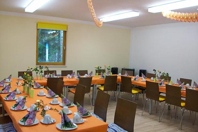 ein Seminarraum - hier festlich