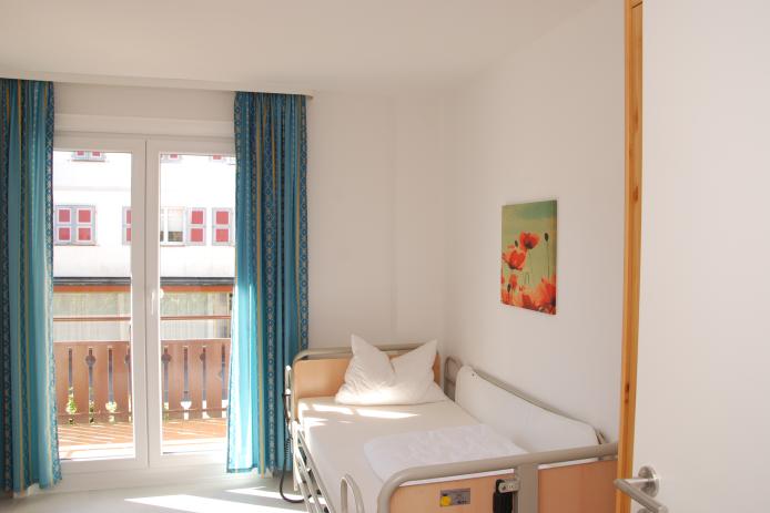 Wohnung 1 zwei Pflegebetten und ein Pflegebad vorhanden