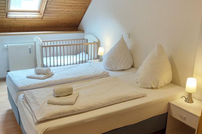 Schlafzimmer 4, 2 Boxspringbetten