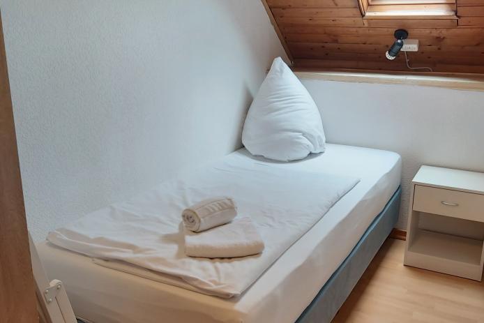 Schlafzimmer 5, 1 Boxspringbett