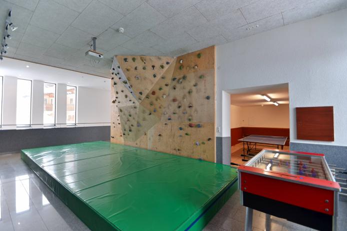 Boulderwand, Kicker, Tischtennisraum